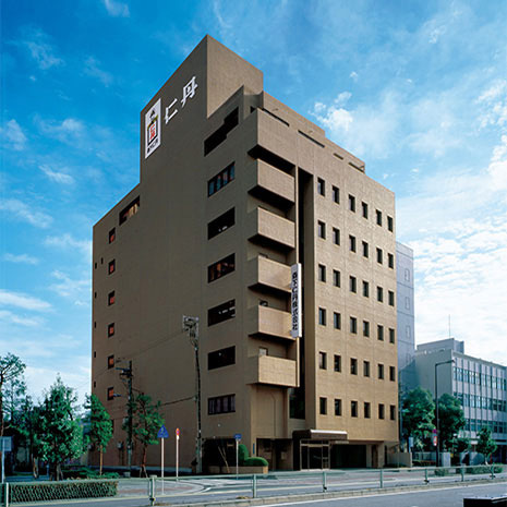 店舗外観写真 (店舗は森下仁丹本社ビル内2階)